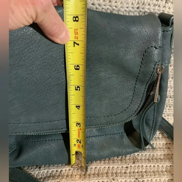 Urban Expressions crossbody Leather adjustable strap purse/handbag - Picture 7 of 9